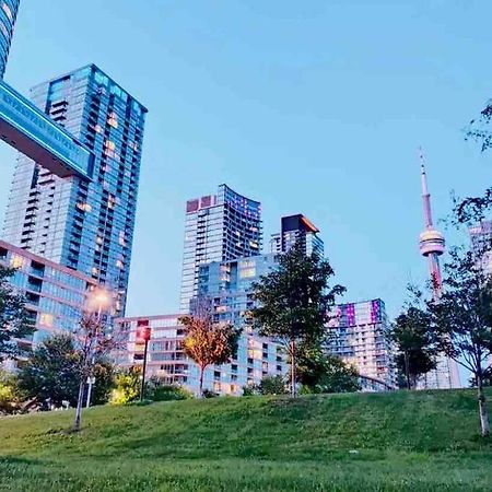 Deluxe Suite Торонто Екстер'єр фото