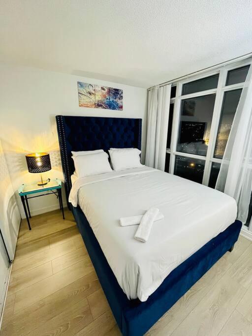 Deluxe Suite Торонто Екстер'єр фото